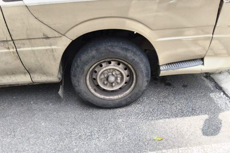 Used Foton Scenic 2014 2.0L Express Classic Long-Wheelbase High-Roof 4Q20M Right Front Wheel Hub