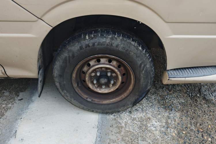 Used Foton Scenic 2014 2.0L Express Classic Short-Wheelbase High-Roof Version 486EQV4 Right Front Wheel Hub
