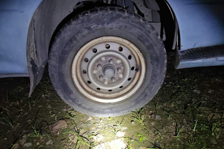 Used Foton Scenic 2014 2.5T Express Classic Short-Wheelbase Low-Roof 4J25TC Right Front Wheel Hub