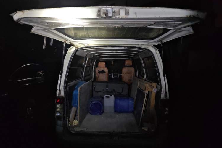 Used Foton Scenic 2014 2.5T Express Classic Short-Wheelbase Low-Roof 4J25TC Trunk