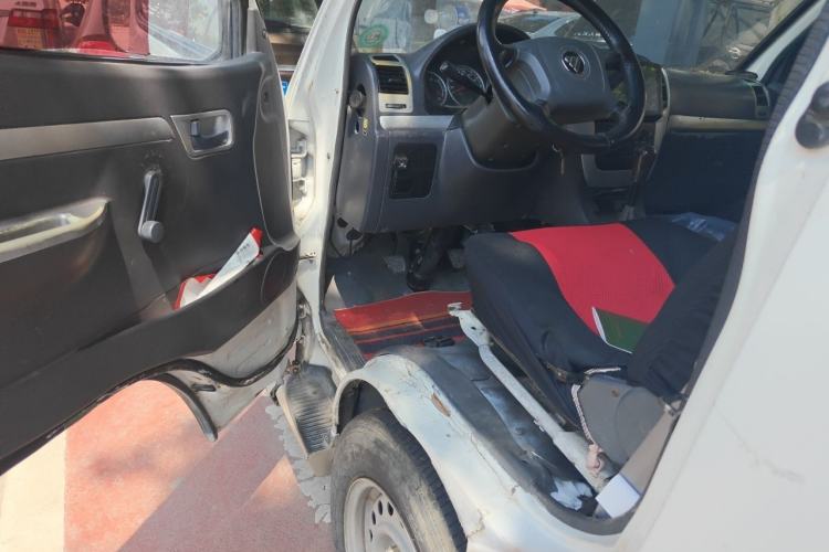 Used Foton Scenic 2016 2.0L Landscape Express Version Long Wheelbase Low Roof 4Q20M1 Driver Seat