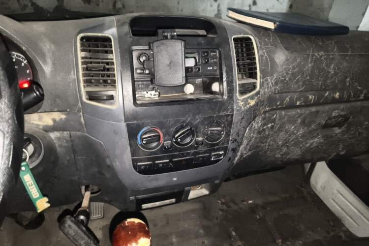 Used Foton Scenic 2016 2.0L Landscape Express Version Long Wheelbase Low Roof – 4Q20M Audio And AC Panel