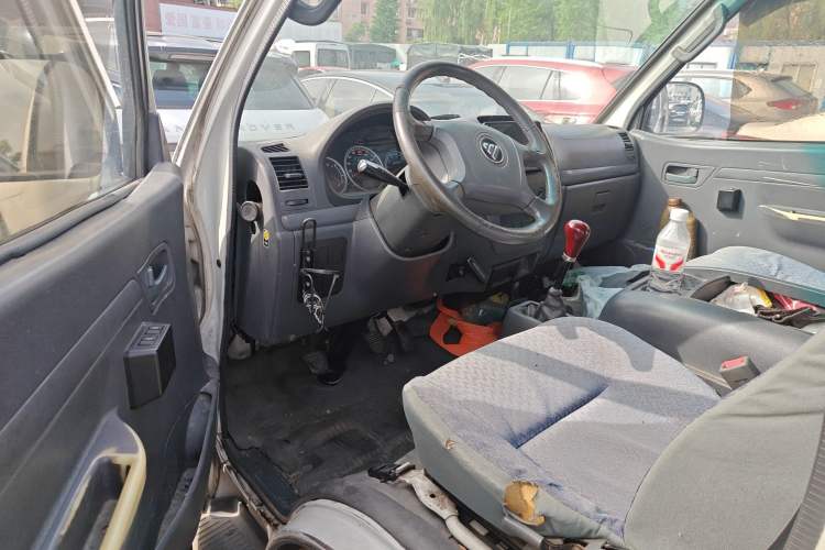 Used Foton Scenic 2016 2.0L Landscape Express Version Long Wheelbase Low Roof – 4Q20M Driver Seat