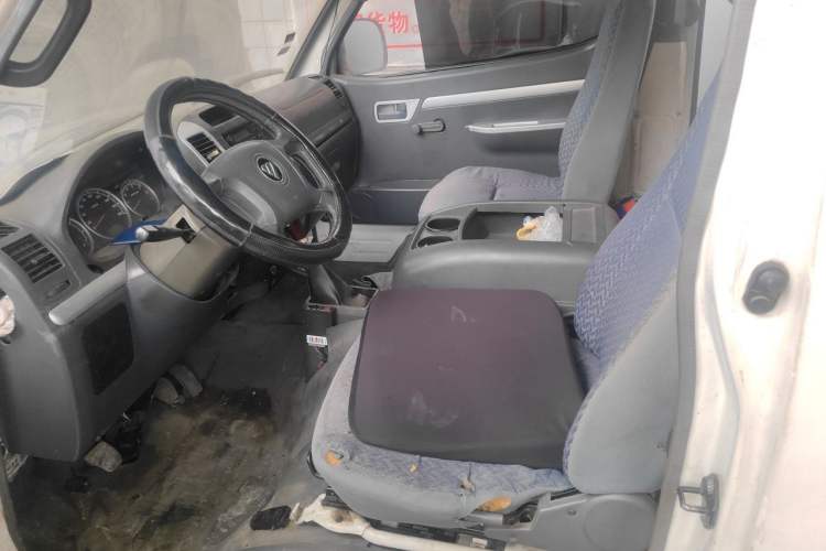 Used Foton Scenic 2016 2.0L Landscape Express Short Wheelbase Low-Roof Model 491EQ4A Left Front Seat