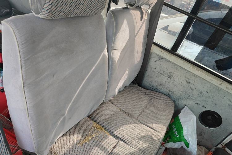 Used Foton Scenic 2016 2.0L Landscape Express Version Long Wheelbase Low Roof – 4Q20M Left Rear Seat