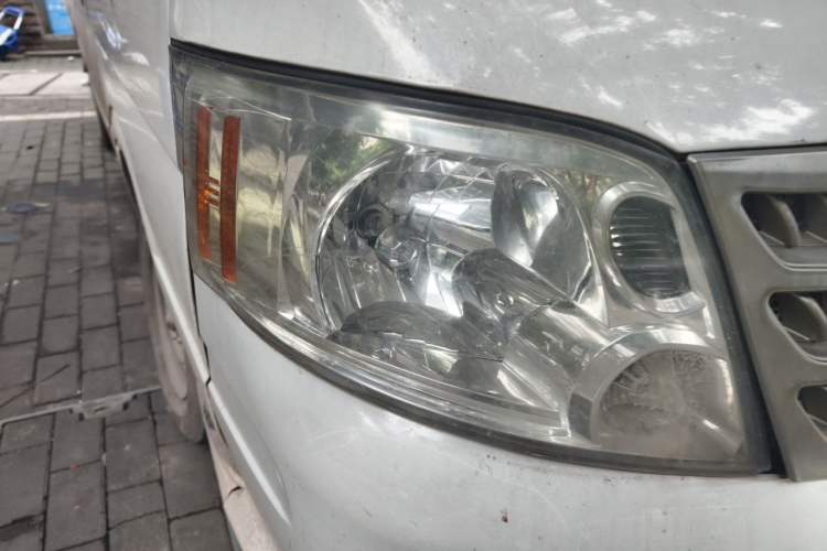 Used Foton Scenic 2016 2.0L Landscape Express Long-Wheelbase High-Roof 491EQ4A Right Front Headlight