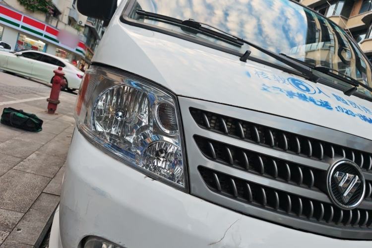 Used Foton Scenic 2016 2.0L Landscape Express Short Wheelbase Low-Roof Model 491EQ4A Right Front Headlight