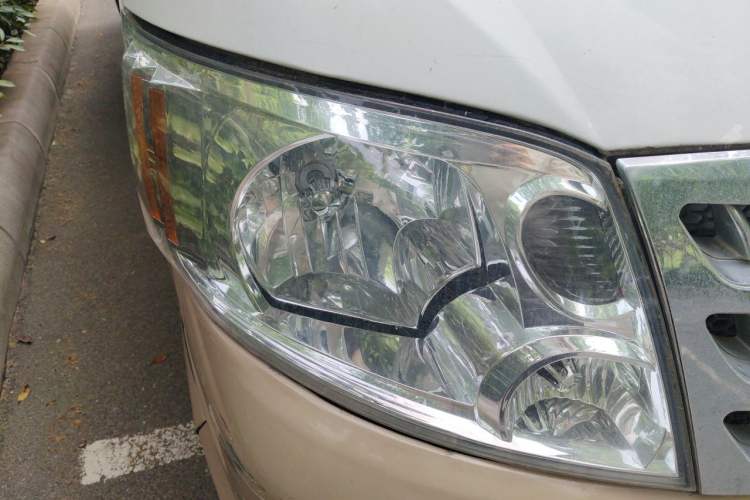 Used Foton Scenic 2016 2.2L Landscape Express Long-Wheelbase High-Roof 491EQ4 Right Front Headlight