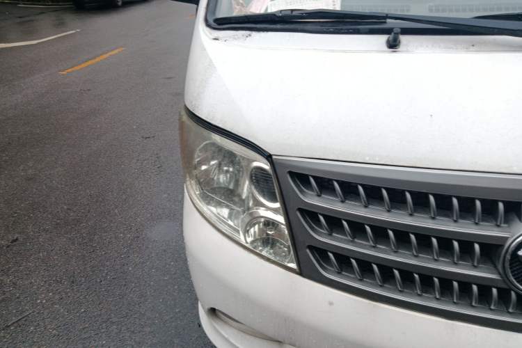 Used Foton Scenic 2016 2.5T Scenic Express Long Wheelbase Low-Roof 4J25TC Right Front Headlight