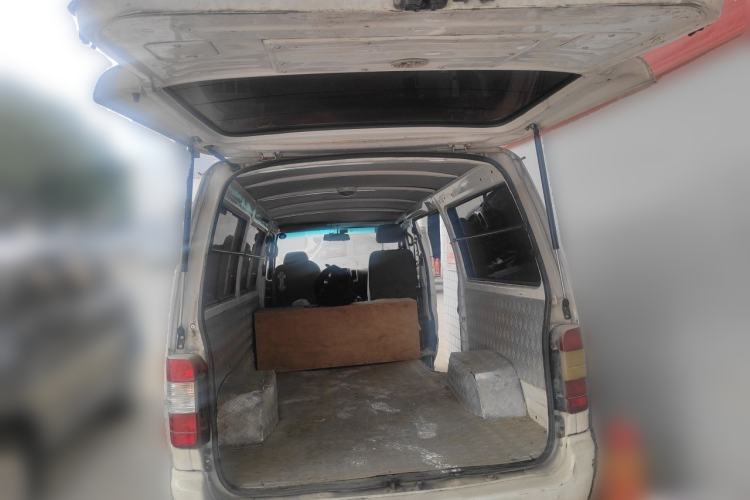 Used Foton Scenic 2016 2.0L Landscape Express Short Wheelbase Low-Roof Model 491EQ4A Trunk
