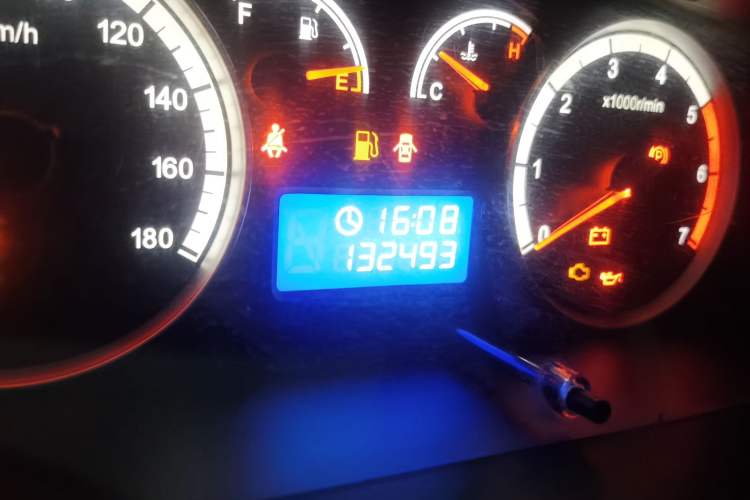 Used Foton Scenic  Odometer Close Up