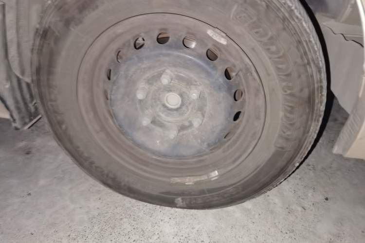 Used Foton Scenic  Right Front Wheel Hub
