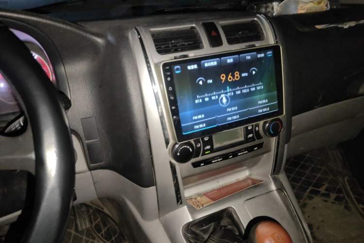 Used Foton Scenic G5 2019 2.0L Restyled New Express 6-Seater Multi-Purpose Passenger Vehicle 1TZ Audio And AC Panel