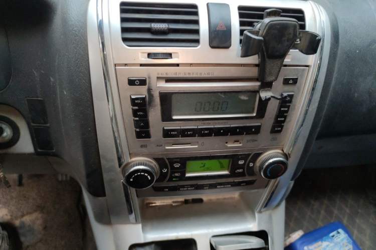 Used Foton Scenic G5 2019 2.0L New Express 2-Seater 1TZ Audio And AC Panel