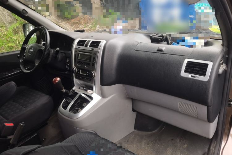 Used Foton Scenic G5 2019 2.0L Long-Wheelbase Flat-Top 2-Seat Van 4Q20M1 Center Console