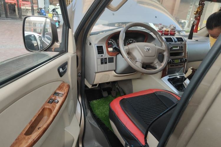 Used Foton Scenic G5 2019 2.0L Restyled New Express 7-Seater Multi-Purpose Passenger Vehicle 1TZ Driver Seat