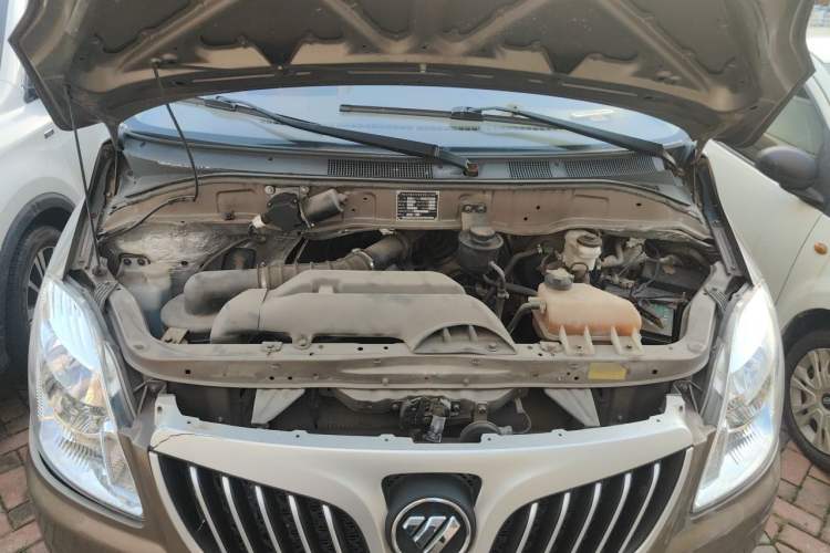 Used Foton Scenic G5 2019 2.0L Restyled New Express 7-Seater Multi-Purpose Passenger Vehicle 1TZ Engine Bay