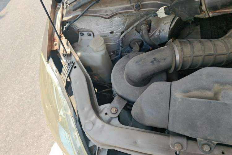 Used Foton Scenic G5 2019 2.0L New Express 7-Seater 1TZ Engine Bay Right