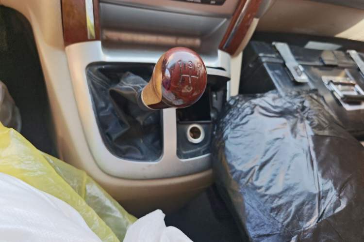 Used Foton Scenic G5 2019 2.0L New Express 7-Seater 1TZ Gear Lever
