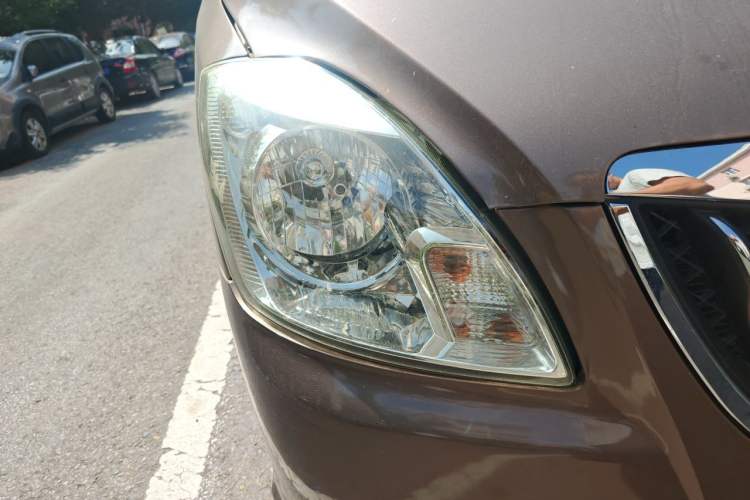 Used Foton Scenic G5 2019 2.0L New Express 7-Seater 1TZ Right Front Headlight