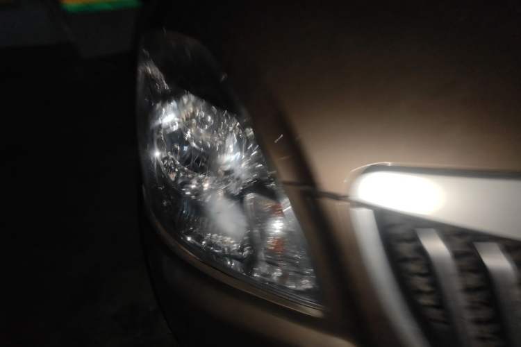 Used Foton Scenic G5 2019 2.0L Restyled New Express 6-Seater Multi-Purpose Passenger Vehicle 1TZ Right Front Headlight