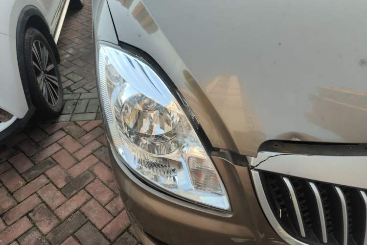 Used Foton Scenic G5 2019 2.0L Restyled New Express 7-Seater Multi-Purpose Passenger Vehicle 1TZ Right Front Headlight