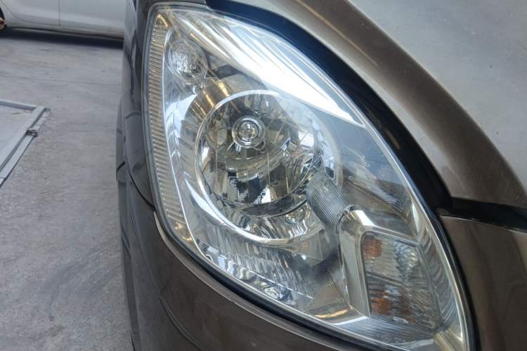 Used Foton Scenic G5 2019 2.0L New Express 6-Seater 1TZ Right Front Headlight