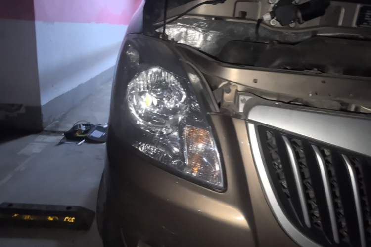 Used Foton Scenic G5 2019 2.0L Long-Wheelbase Flat-Roof 6-Seater Multi-Purpose Passenger Vehicle 4Q20M Right Front Headlight