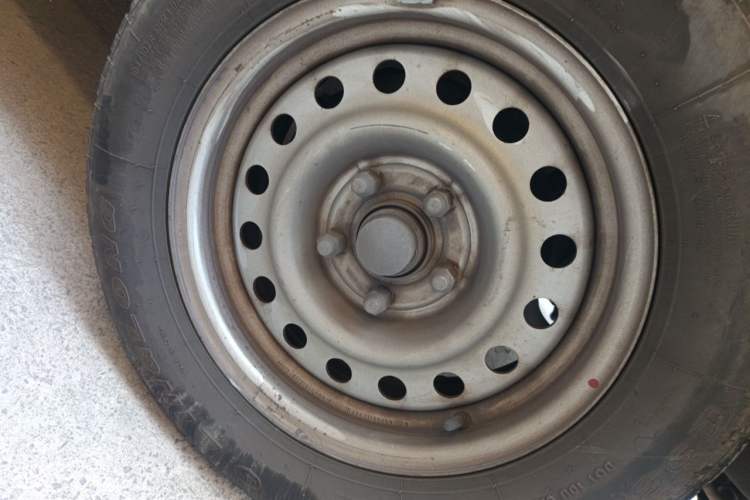 Used Foton Scenic G5 2019 2.0L New Express 6-Seater 1TZ Right Front Wheel Hub