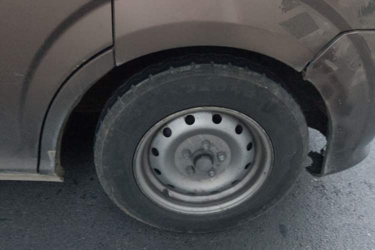 Used Foton Scenic G5 2019 2.0L Restyled New Express 6-Seater Multi-Purpose Passenger Vehicle 1TZ Right Front Wheel Hub