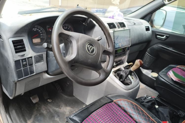 Used Foton Scenic G5 2019 2.0L New Express 6-Seater 1TZ Center Console