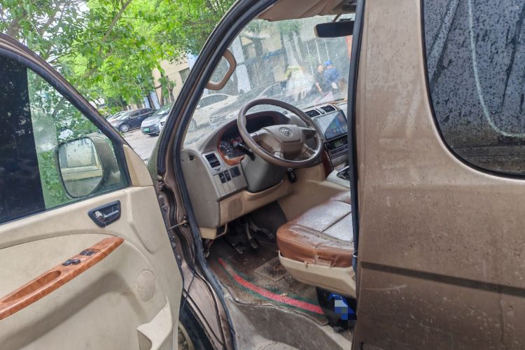 Used Foton Scenic G5 2019 2.0L Restyled New Express 7-Seater Multi-Purpose Passenger Vehicle 1TZ Driver Seat