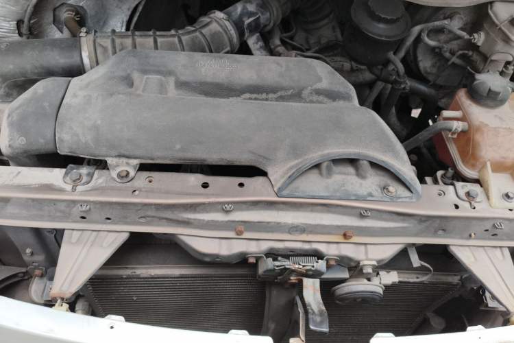 Used Foton Scenic G5 2019 2.0L New Express 6-Seater 1TZ Engine Bay