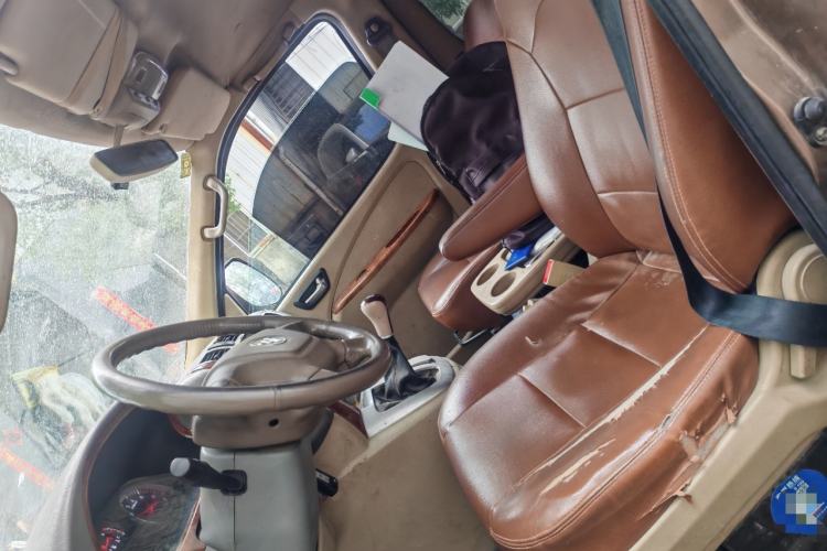 Used Foton Scenic G5 2019 2.0L Restyled New Express 7-Seater Multi-Purpose Passenger Vehicle 1TZ Left Front Seat