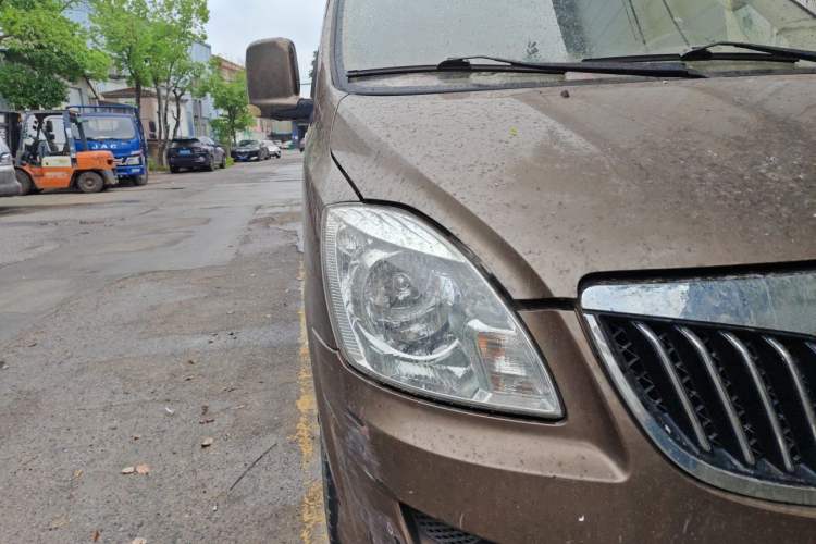 Used Foton Scenic G5 2019 2.0L Restyled New Express 7-Seater Multi-Purpose Passenger Vehicle 1TZ Right Front Headlight
