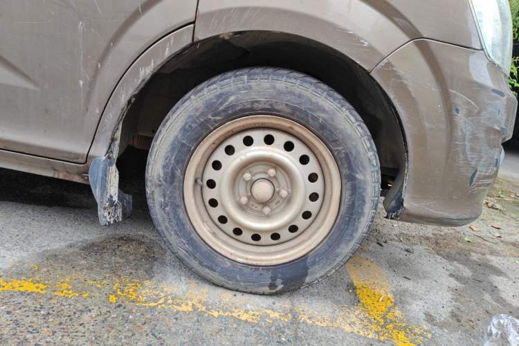 Used Foton Scenic G5 2019 2.0L Restyled New Express 7-Seater Multi-Purpose Passenger Vehicle 1TZ Right Front Wheel Hub