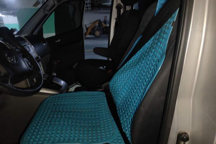 Used Foton Scenic G5 2019 2.0L Restyled New Express 6-Seater Multi-Purpose Passenger Vehicle 1TZ Left Front Seat