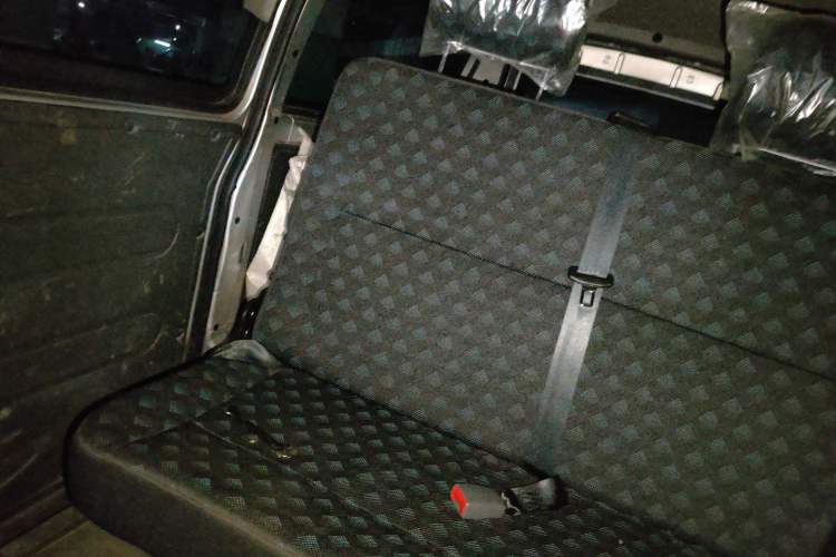 Used Foton Scenic G5 2019 2.0L Restyled New Express 6-Seater Multi-Purpose Passenger Vehicle 1TZ Left Rear Seat