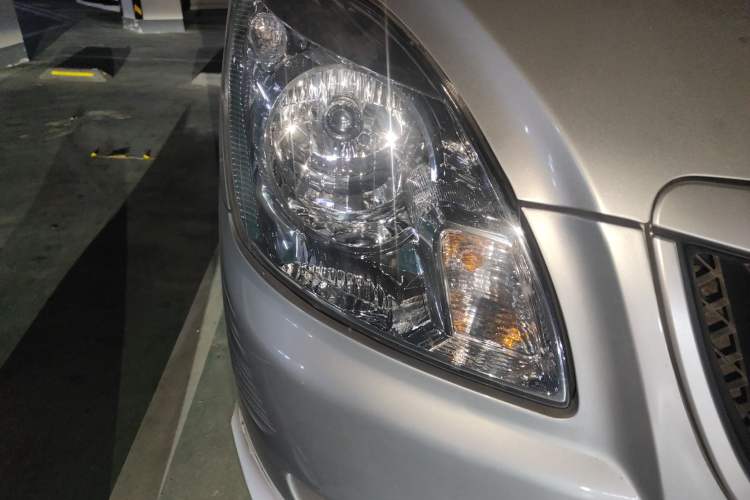Used Foton Scenic G5 2019 2.0L Restyled New Express 6-Seater Multi-Purpose Passenger Vehicle 1TZ Right Front Headlight