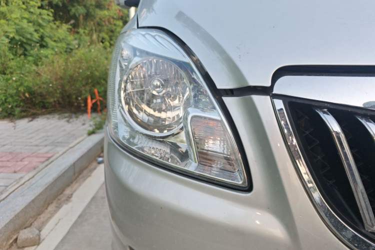 Used Foton Scenic G5 2019 2.0L Long-Wheelbase Flat-Roof 6-Seater Multi-Purpose Passenger Vehicle 4Q20M Right Front Headlight