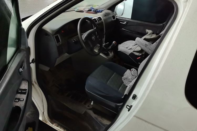 Used Foton Scenic G5 2019 2.0L Restyled New Express 6-Seater Multi-Purpose Passenger Vehicle 1TZ Driver Seat