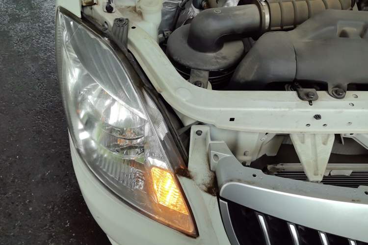 Used Foton Scenic G5 2019 2.0L Restyled New Express 6-Seater Multi-Purpose Passenger Vehicle 1TZ Engine Bay Right