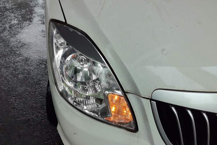 Used Foton Scenic G5 2019 2.0L Restyled New Express 6-Seater Multi-Purpose Passenger Vehicle 1TZ Right Front Headlight