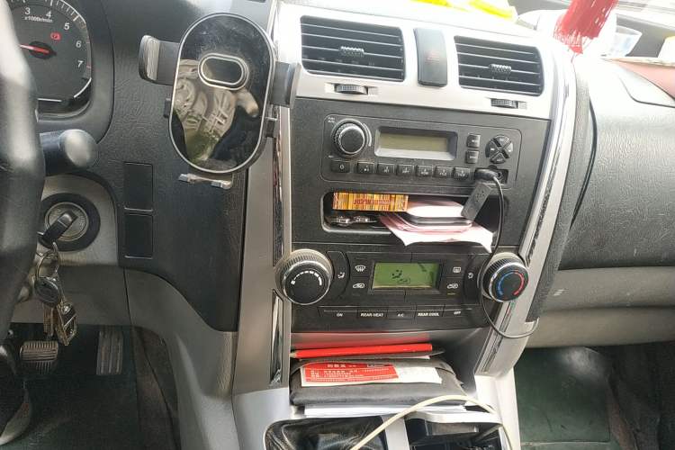 Used Foton Scenic G5 2020 2.0L Long-Wheelbase Flat-Roof 6-Seater Multi-Purpose Passenger Vehicle 1TZS Audio And AC Panel