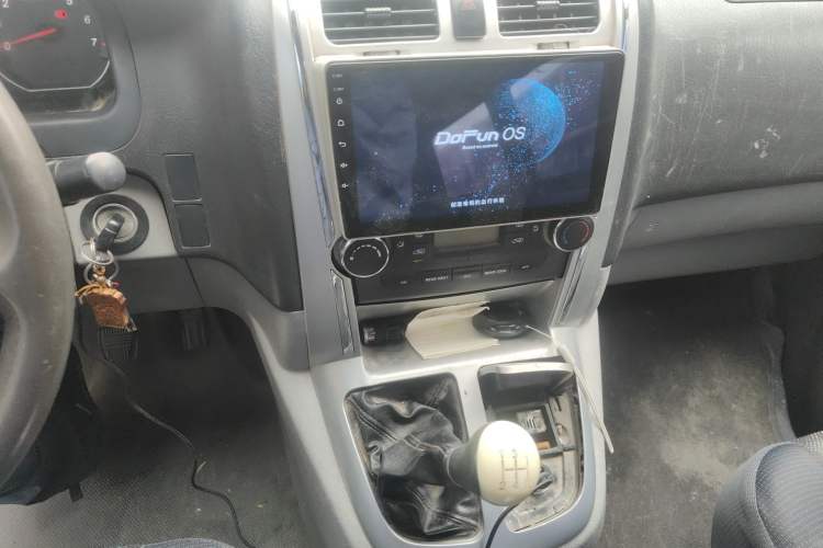 Used Foton Scenic G5 2020 2.0L Long-Wheelbase Flat-Roof 6-Seater Multi-Purpose Passenger Vehicle 1TZS Audio And AC Panel