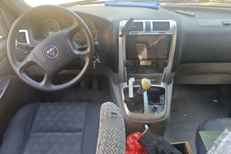 Used Foton Scenic G5 2020 2.0L Long-Wheelbase Flat-Roof 6-Seater Multi-Purpose Passenger Vehicle 1TZS Center Console