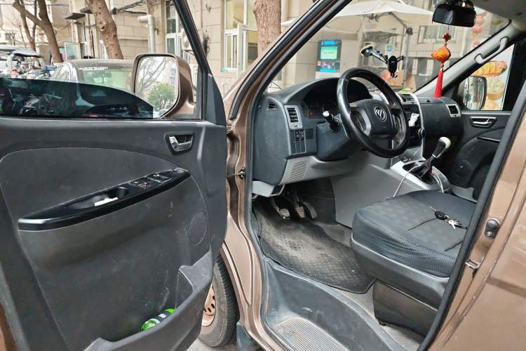 Used Foton Scenic G5 2020 2.0L Long-Wheelbase Flat-Roof 6-Seater Multi-Purpose Passenger Vehicle 1TZS Driver Seat