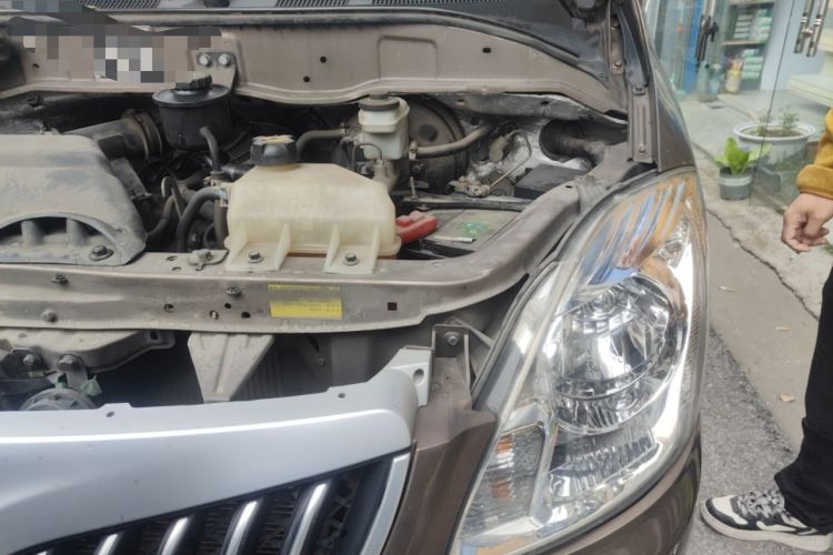 Used Foton Scenic G5 2020 2.0L Long-Wheelbase Flat-Roof 6-Seater Multi-Purpose Passenger Vehicle 1TZS Engine Bay Left