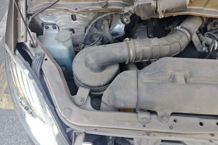 Used Foton Scenic G5 2020 2.0L Long-Wheelbase Flat-Roof 6-Seater Multi-Purpose Passenger Vehicle 1TZS Engine Bay Right