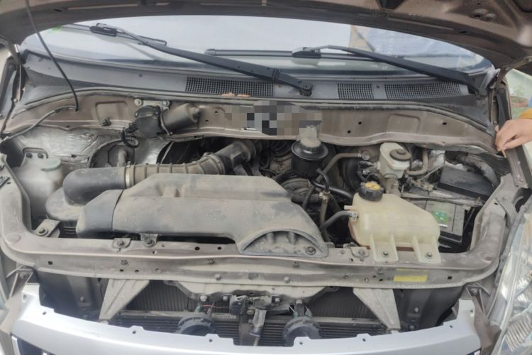 Used Foton Scenic G5 2020 2.0L Long-Wheelbase Flat-Roof 6-Seater Multi-Purpose Passenger Vehicle 1TZS Engine Bay